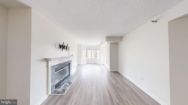 22 Courthouse Sq Unit 402
