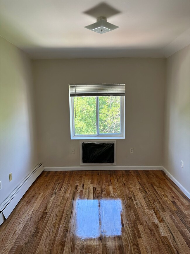 Photo - 2861 Grace Ave Unit Apt 1