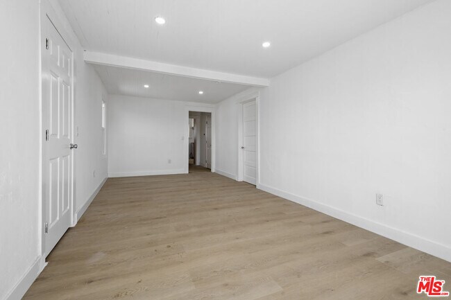Photo - 934 S Mott St