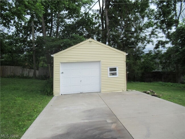 Photo - 86 Cowles Ave