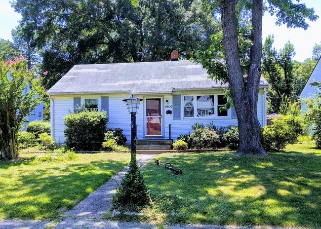 Photo - Spacious 3bdrm/2bth Home Located in a Well Established Neighborhood in Richmond's West End  Conve...