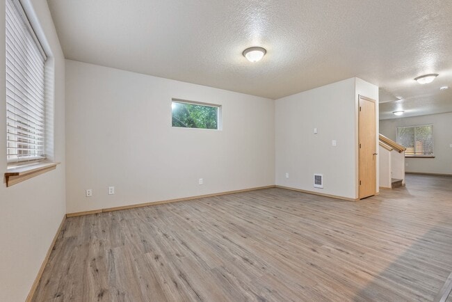 Photo - Beautiful 4bed/2.5bath - 1/2 OFF First months rent!