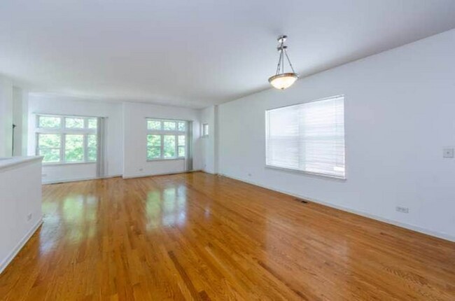 5343 W Galewood Ave Unit 2