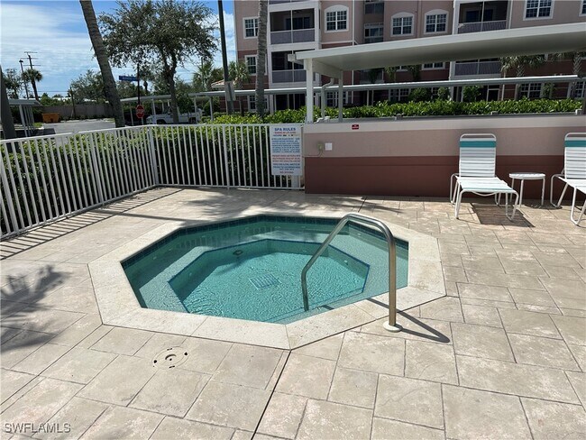 Photo - 15901 Pointe Cir Unidad 402