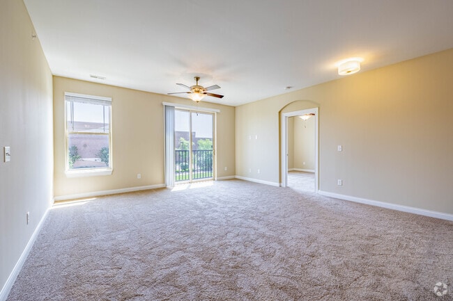 2BR, 2BA - 1,334SF - Living Room