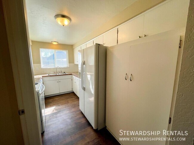 Photo - 1857 W 12th Ave