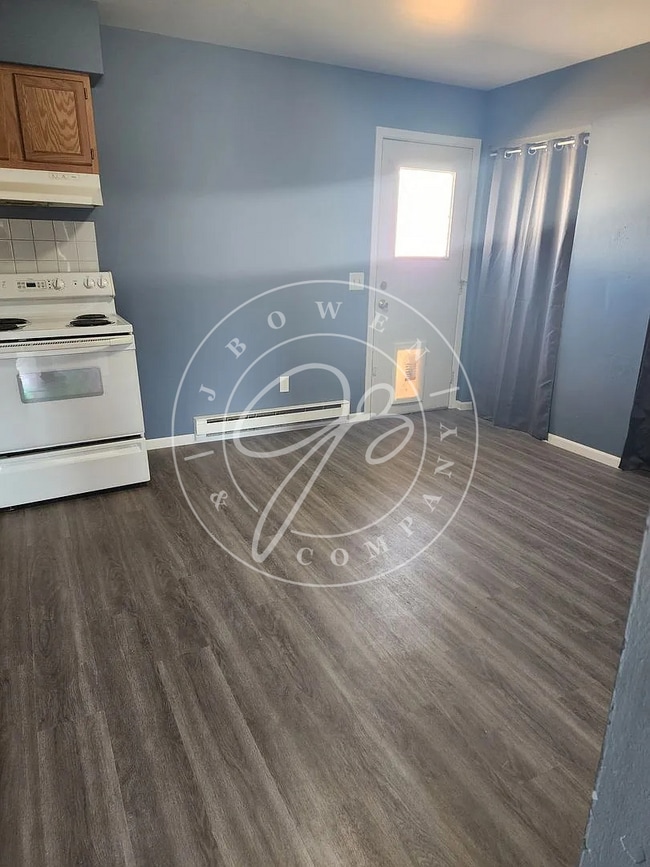 Photo - Spacious twin plex- 2 bed 1 bath - Lake Township-Lake Schools!