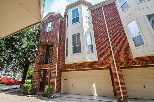 Photo - 1016 Studer St