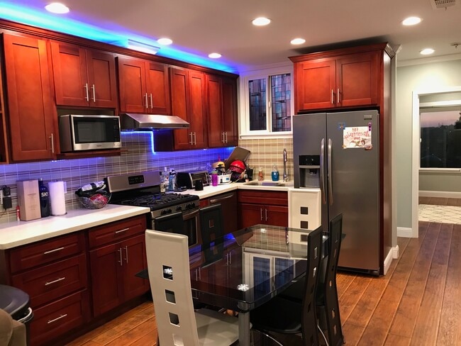 Photo - 707 Plymouth Ave