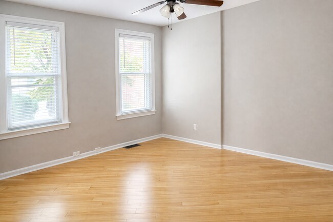 Photo - 263 37th St Unit 1