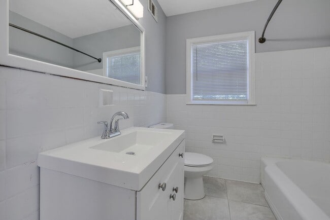 Photo - LOVELY 3/2 CASCADE HEIGHTS AREA