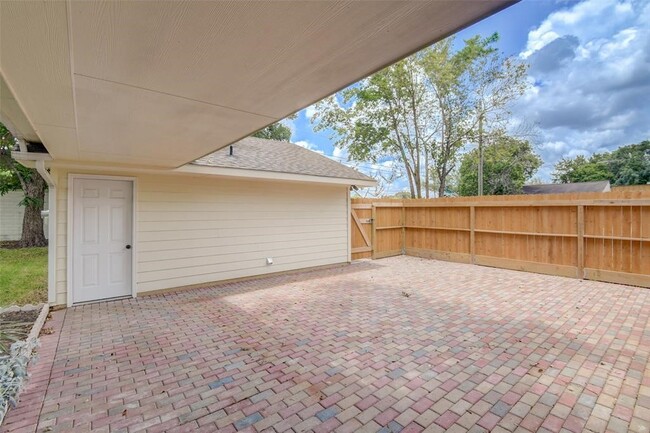 Building Photo - 11038 Waxwing St