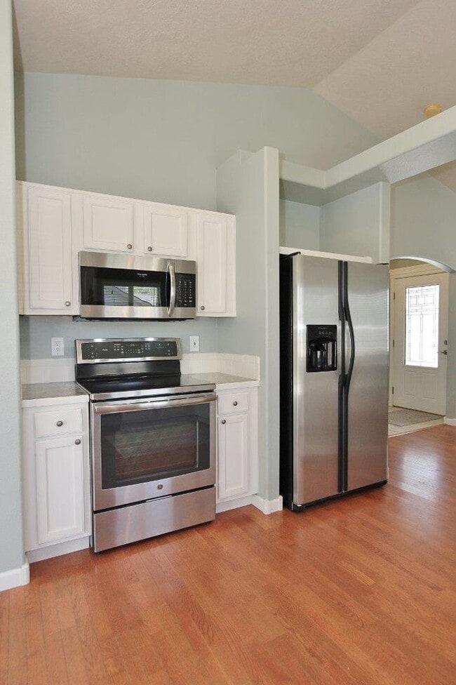 Clean Single-Level Home in Quiet Neighborhood - Clean Single-Level Home in Quiet Neighborhood
