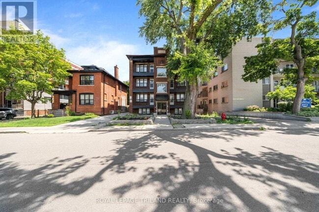 Photo - 15 Balmoral Ave S Unit 4