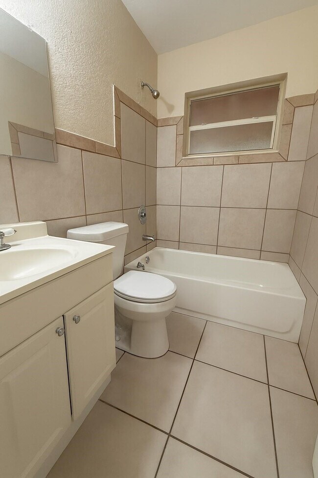 Photo - 6721 McClellan St