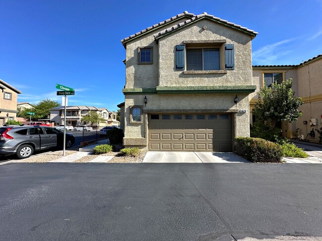 3 BEDROOM + LOFT HOME IN GATED COMMUNITY I... - 3 BEDROOM + LOFT HOME IN GATED COMMUNITY I...