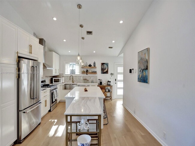 Photo - 1204 NE 3rd Ave