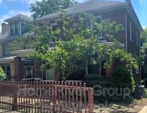 Building Photo - 211 Locust St