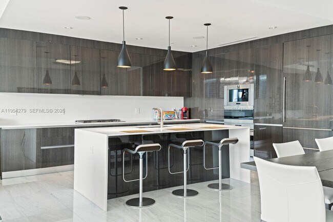 Photo - 3300 NE 188th St Unit 414