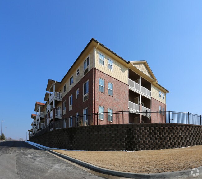 Shawnee Hills Senior Living Apartments For Rent in Shawnee, KS