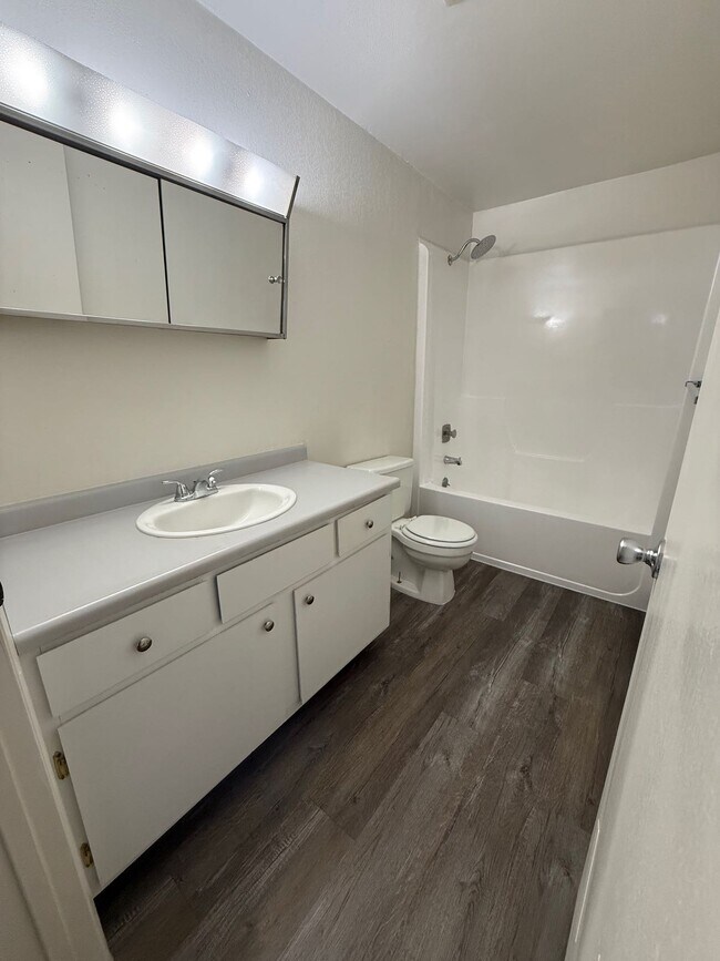 2147 Marigold St Unidad Syringa Terrace Apartments