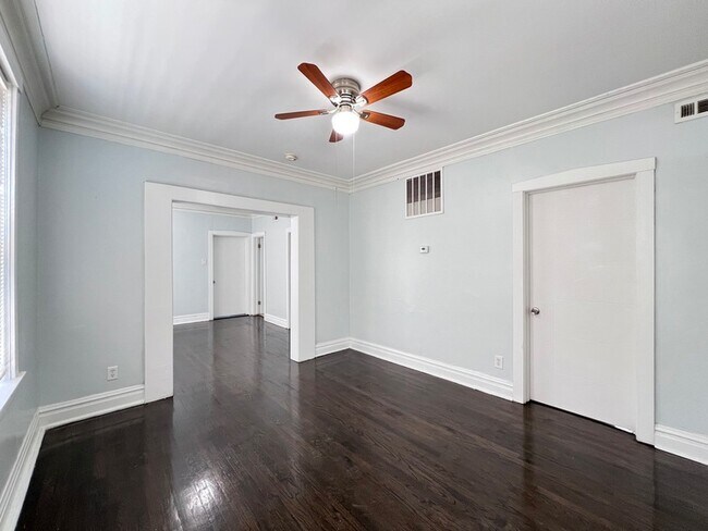 Photo - 8856 S Lowe Ave Unidad 2R