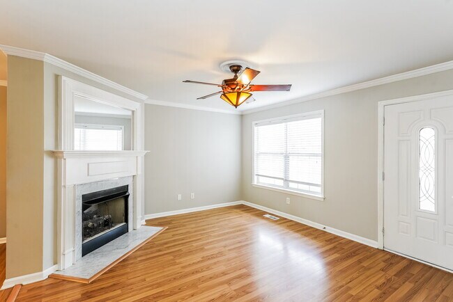Photo - 100 Homestead Ln