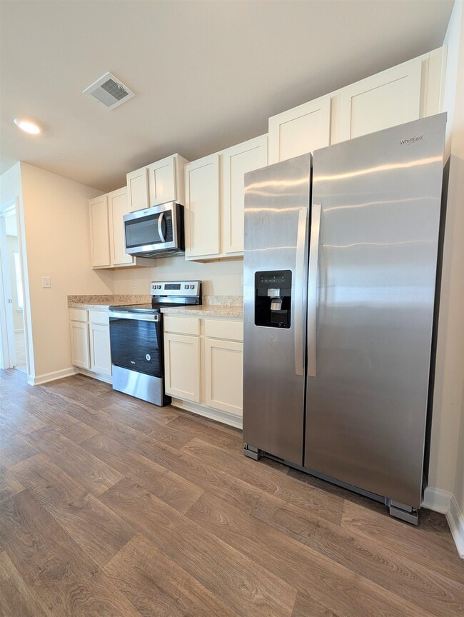 Photo - 869 Twickenham Lp