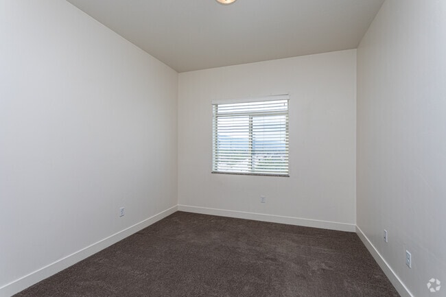 2BR, 2BA - 1,004 SF - Kay's Crossing