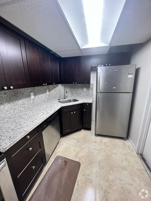 Building Photo - 3115 Oakland Shores Dr Rental