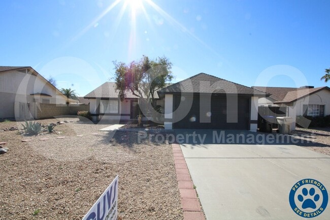 Building Photo - 7849 W Hearn Rd