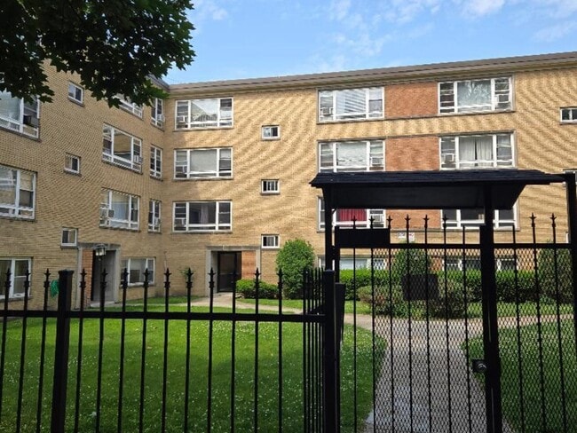 Photo - 6106 N Damen Ave Condo Unit 1D