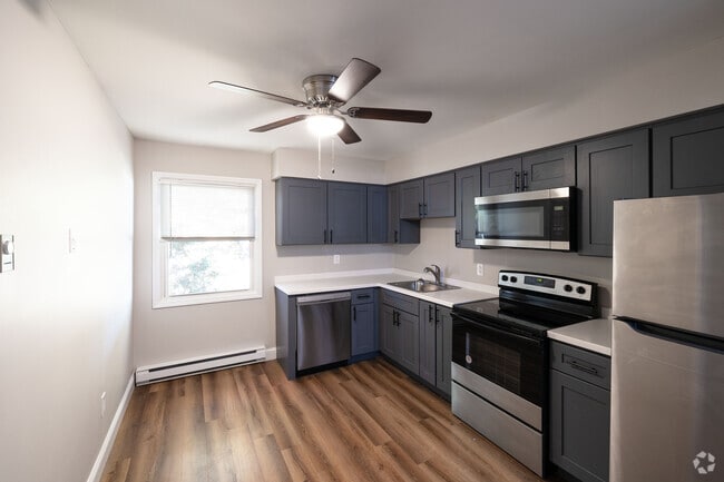 2BR, 1BA - 1,210SF with Den