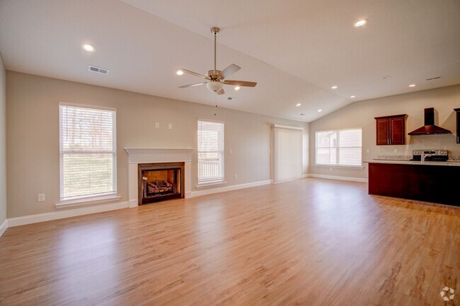 Building Photo - Open Floor Plan Home in Lyman/District 1 S...