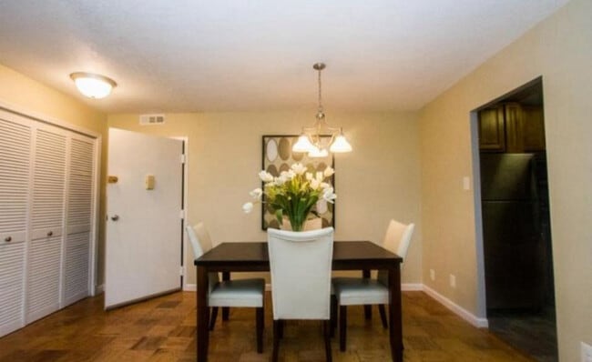 Photo - 2030 N Adams St