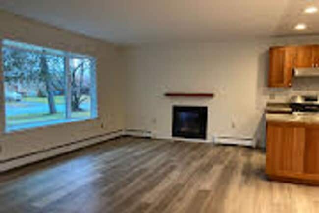 Photo - 3 Bedroom Ranch Style Home in Rogers Park!