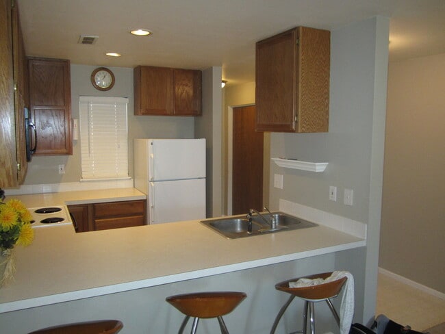 Photo - Beautiful 2 Bedroom, 1 Bathroom Condo by Horsetooth Reservoir in Fort Collins, CO Unidad E206