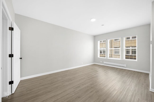 4901 S Drexel