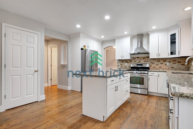 Photo - 4 Bed and 2.5 Bath Stunning Single-family Home is Available for Rent!