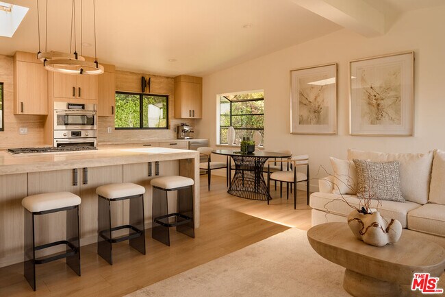 Photo - 7802 Torreyson Dr