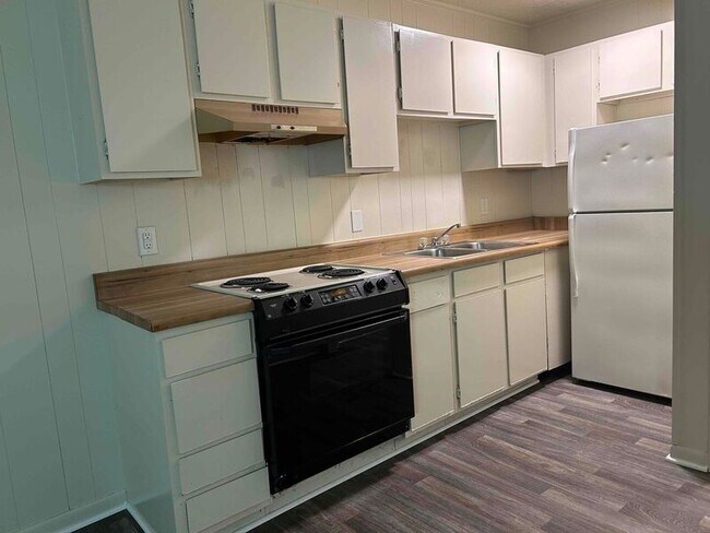 Photo - 5004 Alan Dr Unidad D