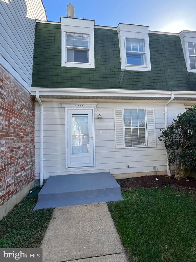 Photo - 8227 Dunfield Ct Townhome