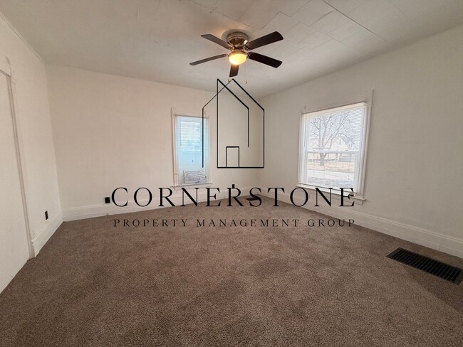 1802 2nd Ave S Unit = 1802 2nd Ave S
