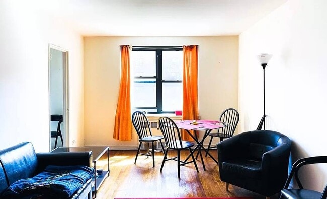 Photo - 100-11-100-67 67th Rd