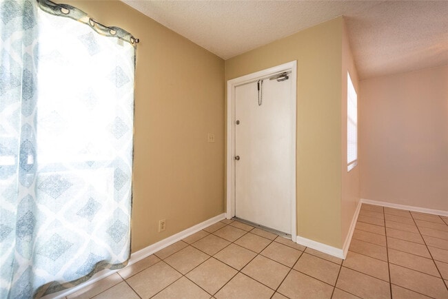 Photo - 930 Mandarin Is