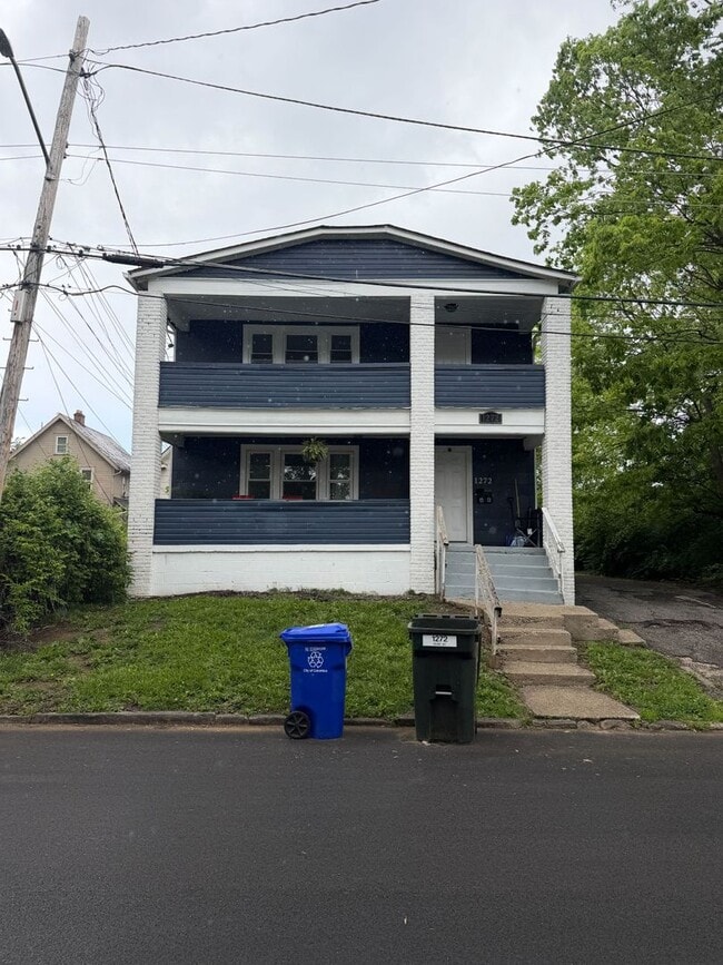 Building Photo - 1272 Kent St Unit 2