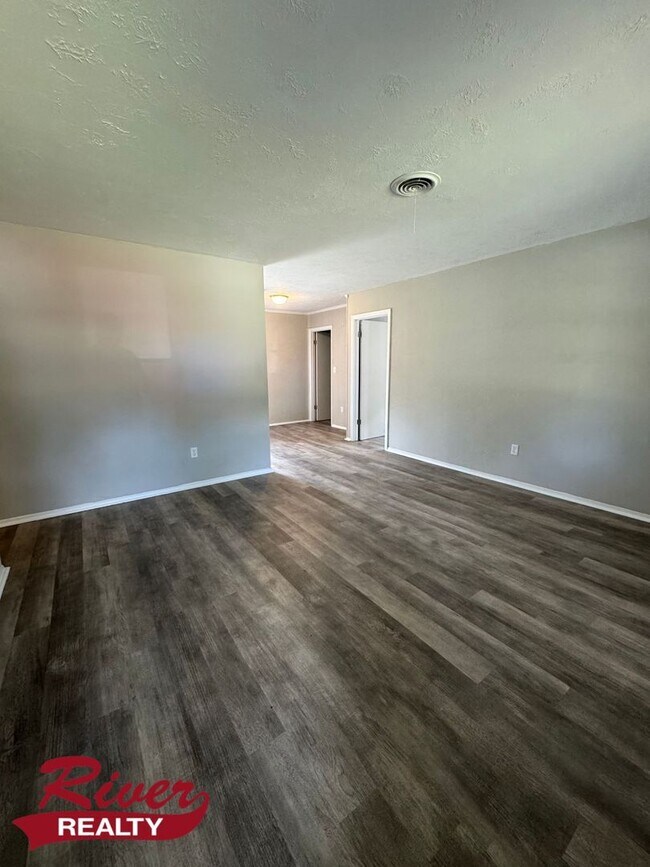 Photo - 3712 Oslo Rd