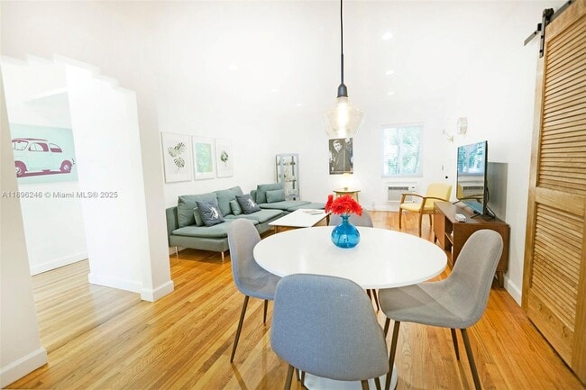 Building Photo - 10072 E Bay Harbor Dr Unit 72D
