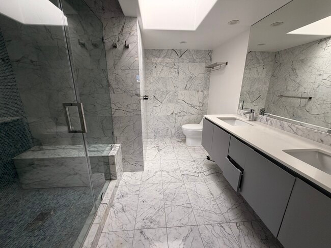 Primary Bathroom - 1128 22nd St