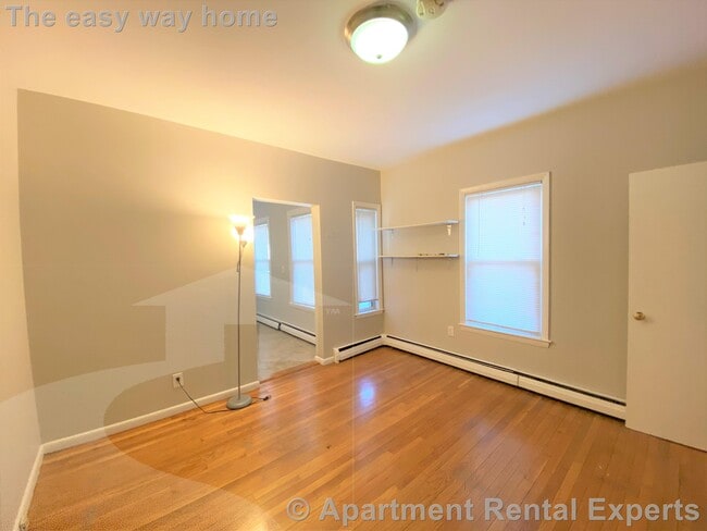 Building Photo - 9 Elmer St Unit #3